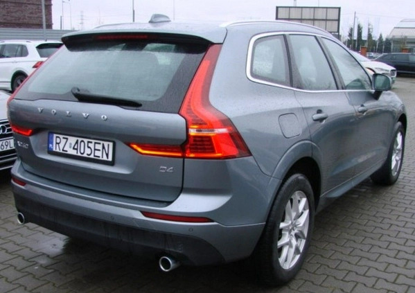 Volvo XC 60 cena 101413 przebieg: 93407, rok produkcji 2019 z Bełchatów małe 379